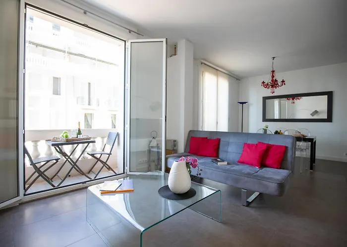 Palais Miramar Apartment With Sea View On La Croisette