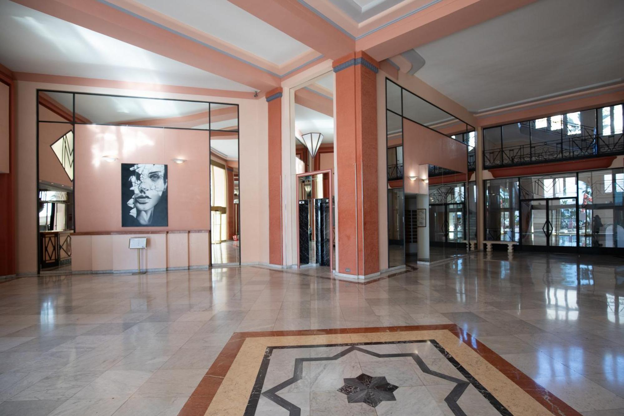 Palais Miramar With Sea View On La Croisette Cannes